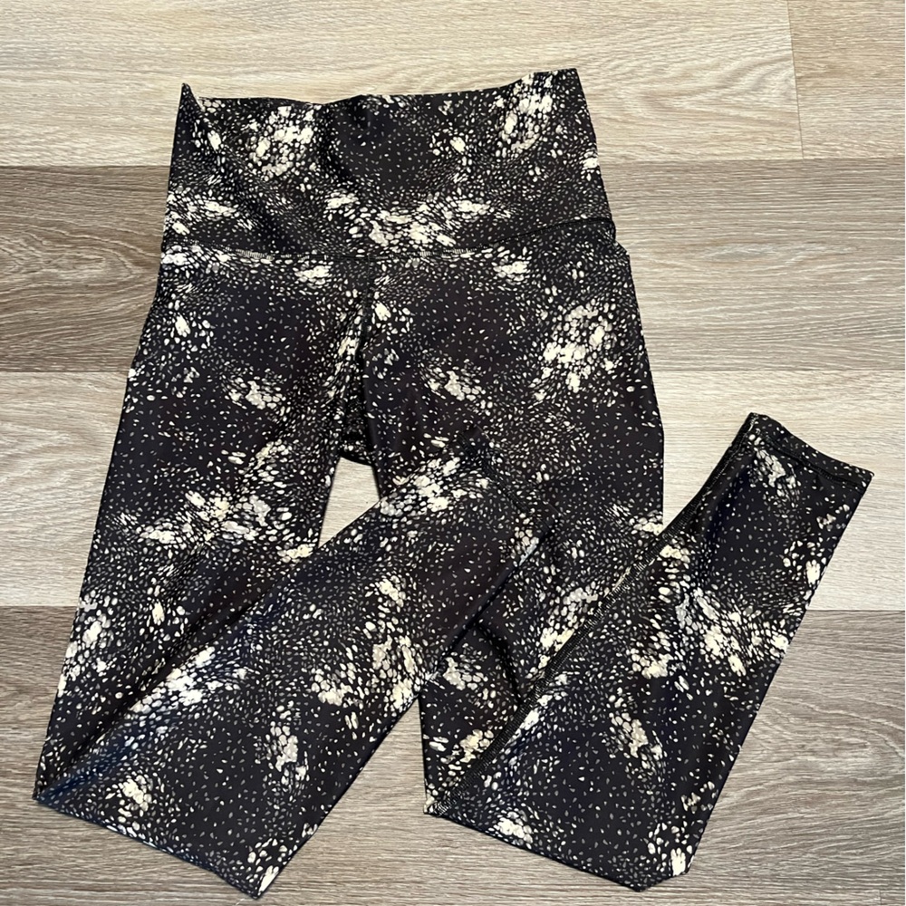 Old Navy Extra High Rise PowerSoft Starry Sky hidden pocket leggings Medium